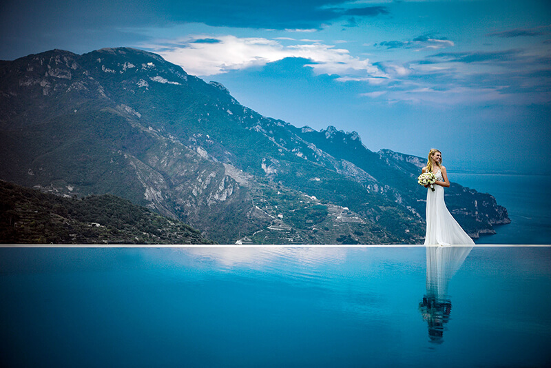 belmond-caruso-pool-bridal-photo