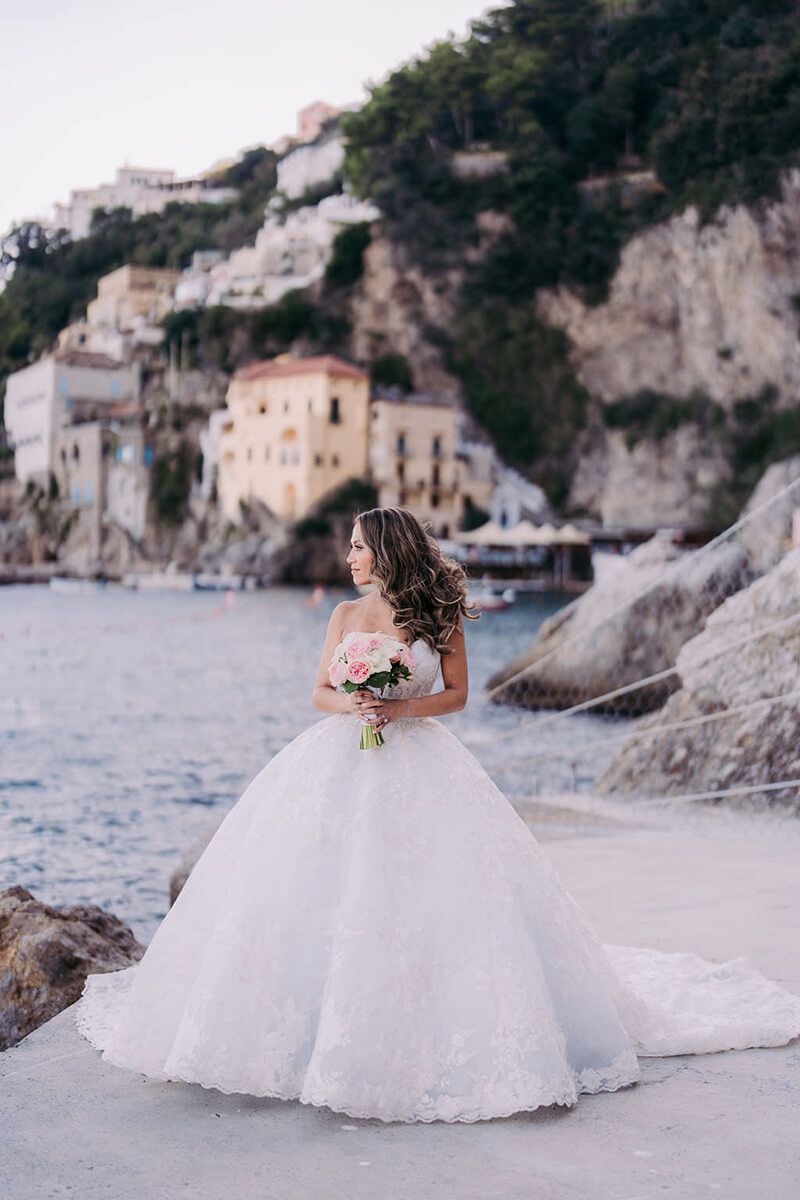 borgo-sant-andrea-di-amalfi-bride