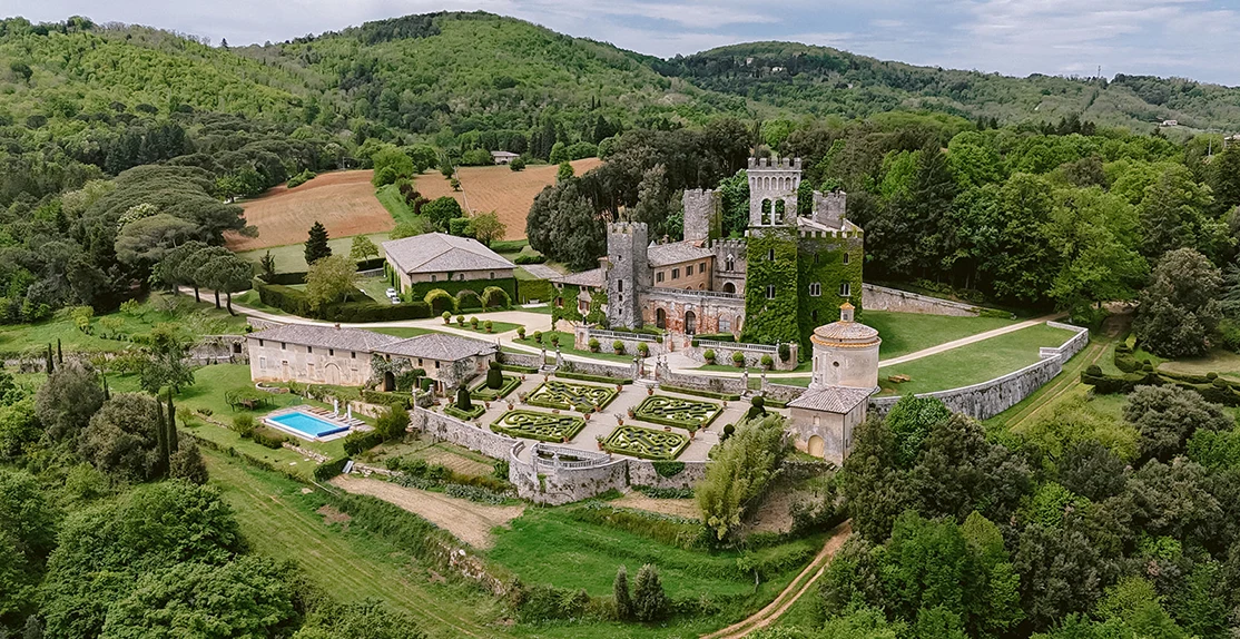 Luxury destination wedding in the Tuscan countryside