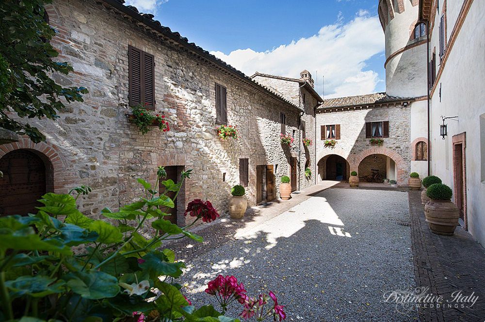 umbria-wedding-castle-04